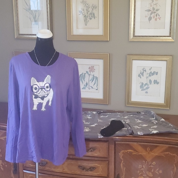 HUE Other - 1127 Hue "Frenchie" Pajama Set with Socks